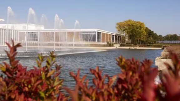 Johnson Controls campus in Glendale, Wisconsin