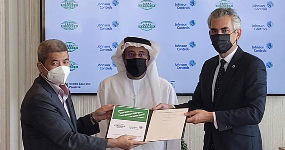Serba Dinamik group managing director and chief executive director Datuk Mohd Abdul Karim Abdullah and Johnson Controls vice president and general manager, Middle East and Africa, Rolando Furlong at the launch of the partnership for the new innovation hub in Abu Dhabi Industrial City, Block 7 project