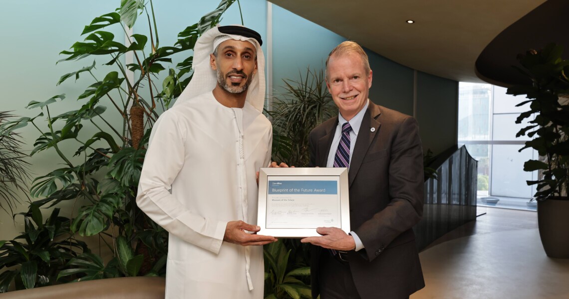 Musem of the Future award presented by Johnson Controls’ George Oliver, chairman and CEO to Dubai Future Foundation’s CEO, His Excellency Khalfan Belhoul.